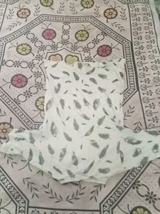 Feather Print T-Shirt