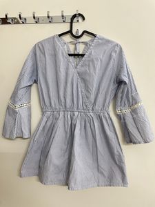 Casual Or Formal Striped Top With Knot