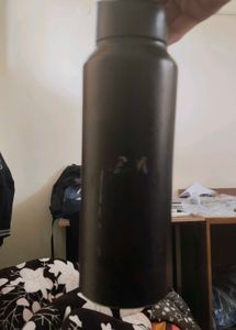 Black Gym Bottle Looks Cool 600 Ml