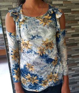 Floral Cut Out Sleeve Top