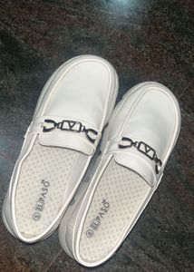 Buy This White Shoe Get Top Free