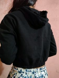 Black Cropped Hoodie 🐈‍⬛🖤