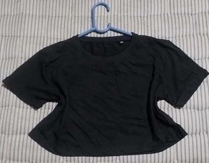Cuter Black Super Crop Top