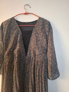 Elegant Patterned Midi Dress