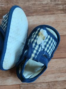 Infant Baby Shoe Like Chappel. Buy From Foregin