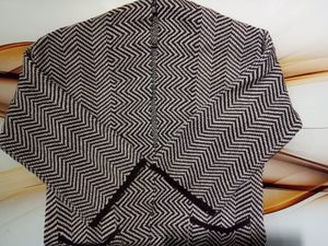 Chic Black &amp; White Cardigan