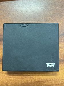 *100% Authentic* Levi’s Clipper Wallet