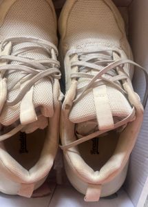 Roadster Sneakers
