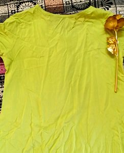 Avaasa Parrot Green Kurti