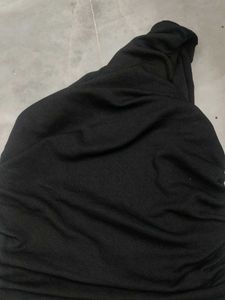 One-shoulder Black Top
