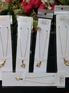 Gold Pendant Necklace