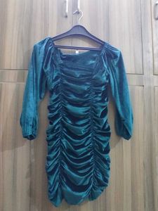 Emerald Velvet Bodycon Dress