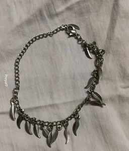 Silver Leaf Dangle Bracelet ✨