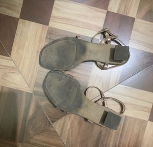 Sandles