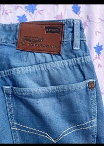 Levi’s® Blue Classic Jeans** 👖