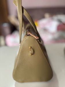 Olive Handbag 👜