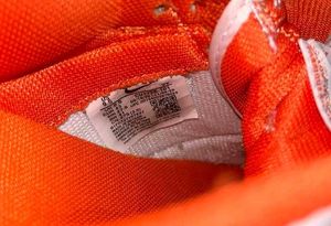 NIKE ORANGE DUNKS UK - 8.5 (43)