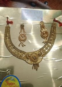 A New Unused Necklace Set