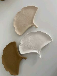 Concrete Leaf Tray