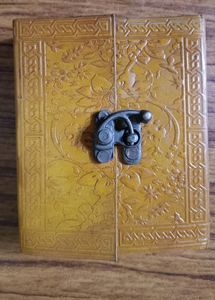 Beautiful Vintage Diary with metal lock🗝️