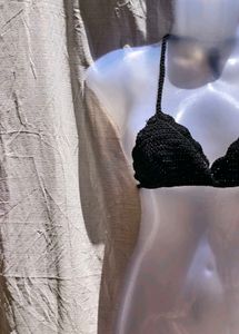 13J. SEXY BLACK BRALLETE