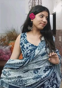 Women Printed Suit And Pant Set With Dupatta