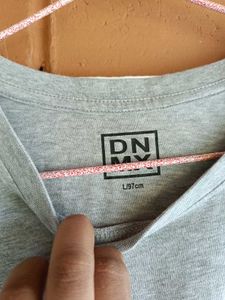 Grey tee