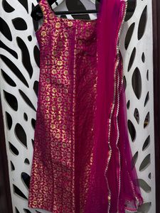 Inddus Women Pink And Gold Woven Kurta Set
