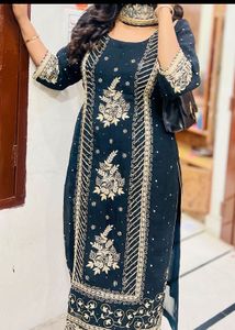 Elegant Embroidered Kurta Set❤️