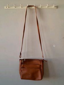 (No flaws at all 😀) Slingbag