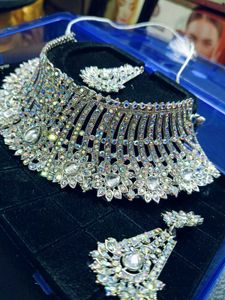 Sparkling Jewelry Set