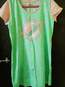 🎠Cute Pink And green Short Nightdress☘️