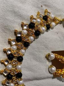Black And White Pearl Necklace