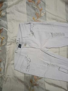 T-shirt And Jeans Capre Set For Girls 👕👖