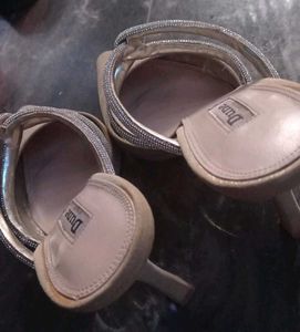 Dune Sandal - Pencil Heel