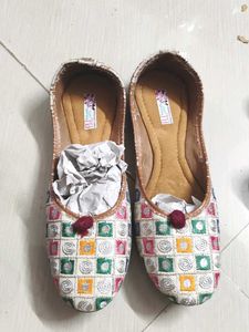 Multi Coloured Punjabi Jutti