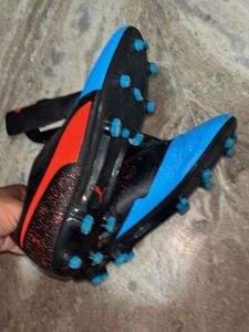 Puma Soccer Cleats - Size 10