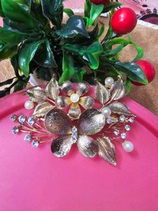 Party Wear metal Hair Clip With Stone And Pearl