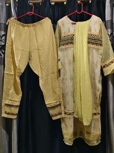 Pakistani Suit Organza N Cotton Plzo. Shifa Dupatt