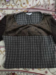 Wollen Semi Crop Top