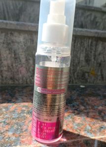 Dabur Gulabari Face Cleanser