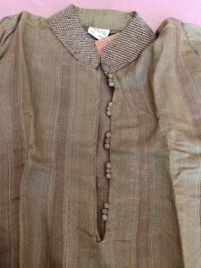 Akkriti Kurta