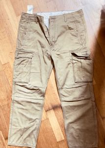 Original Levi’s Cargo Hardly Ever Worn