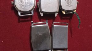 Combo Vintage Watches And Cases