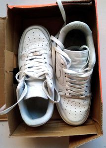 NIKE WHITE AF1