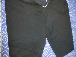 Women Black 3/4 Pants Capri In Coins
