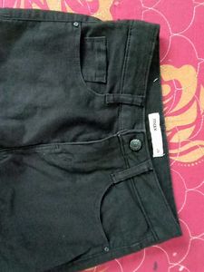 MAX Black Jeans - Size?