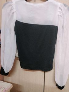 Chic Black &amp; White Puff Sleeve Top
