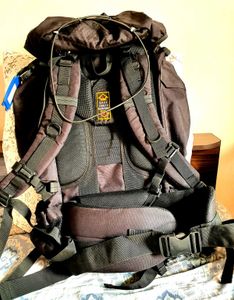 AmazonBasics Hiking Bag, Backpack with Rain cover