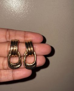 Vintage Gold Oval Drop Earrings